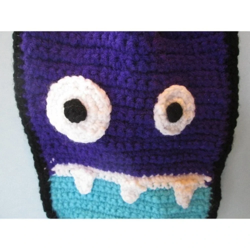 Baby Monster Bib‎ - Crochet Bib